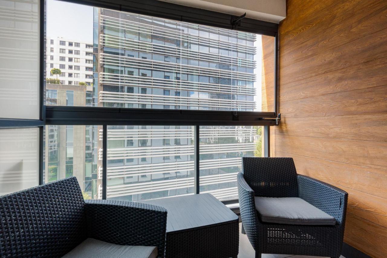 City Center Apartments Grzybowska With Parking By Noclegi Renters Varsavia Esterno foto