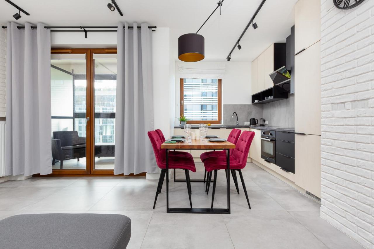 City Center Apartments Grzybowska With Parking By Noclegi Renters Varsavia Esterno foto