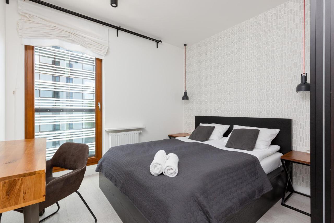 City Center Apartments Grzybowska With Parking By Noclegi Renters Varsavia Esterno foto